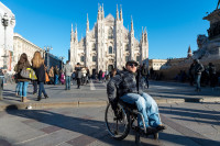 Milano, secondo Fabrizio Marta, non è accessibile in carrozzina